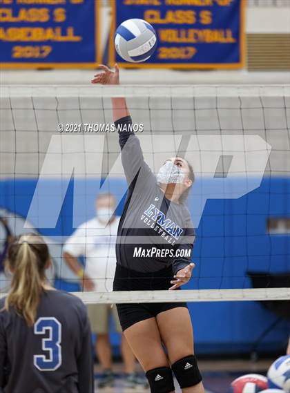 Thumbnail 3 in Waterford @ Lyman Memorial photogallery.