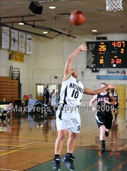 Thumbnail 2 in Stockdale vs. Hart photogallery.