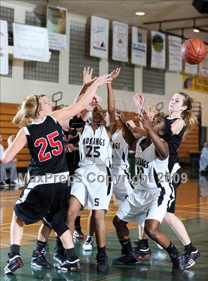 Thumbnail 2 in Stockdale vs. Hart photogallery.