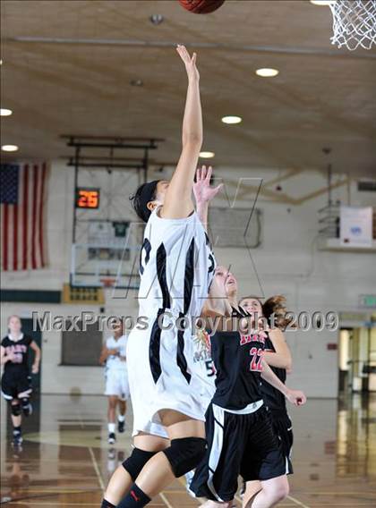 Thumbnail 3 in Stockdale vs. Hart photogallery.
