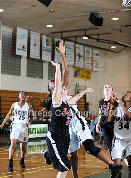 Thumbnail 3 in Stockdale vs. Hart photogallery.