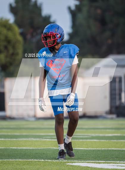 Thumbnail 2 in Serra @ Servite (Scrimmage) photogallery.