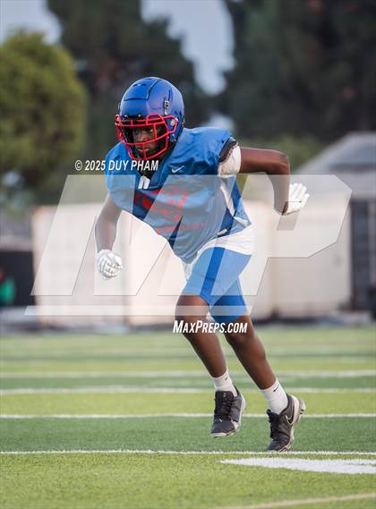 Thumbnail 1 in Serra @ Servite (Scrimmage) photogallery.