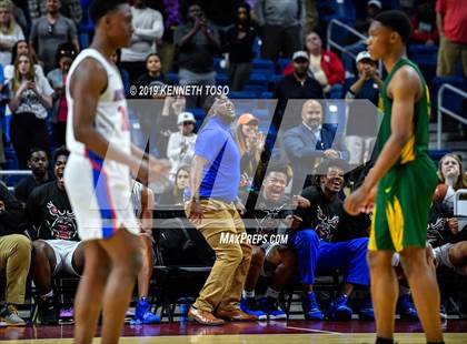 Thumbnail 1 in Duncanville vs. Klein Forest (UIL 6A Final) photogallery.