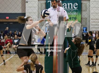 Thumbnail 1 in Mt. Carmel vs Archbishop Chapelle (LHSAA Division I Quarterfinal Playoff) photogallery.