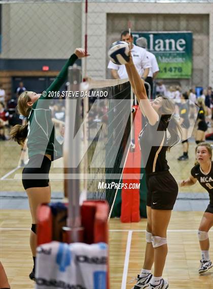 Thumbnail 3 in Mt. Carmel vs Archbishop Chapelle (LHSAA Division I Quarterfinal Playoff) photogallery.