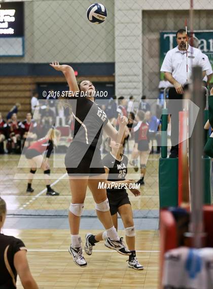 Thumbnail 3 in Mt. Carmel vs Archbishop Chapelle (LHSAA Division I Quarterfinal Playoff) photogallery.