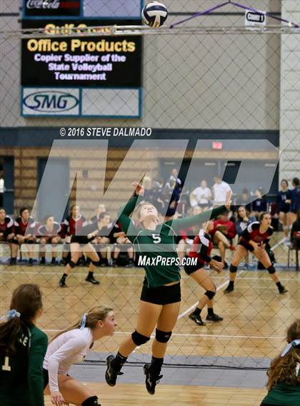 Thumbnail 1 in Mt. Carmel vs Archbishop Chapelle (LHSAA Division I Quarterfinal Playoff) photogallery.