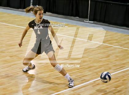 Thumbnail 1 in Mt. Carmel vs Archbishop Chapelle (LHSAA Division I Quarterfinal Playoff) photogallery.