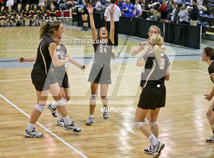 Thumbnail 1 in Mt. Carmel vs Archbishop Chapelle (LHSAA Division I Quarterfinal Playoff) photogallery.