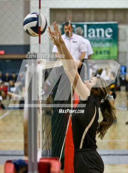 Thumbnail 1 in Mt. Carmel vs Archbishop Chapelle (LHSAA Division I Quarterfinal Playoff) photogallery.