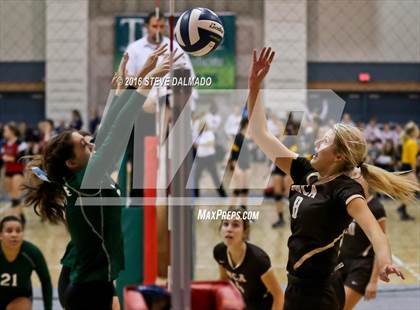 Thumbnail 1 in Mt. Carmel vs Archbishop Chapelle (LHSAA Division I Quarterfinal Playoff) photogallery.