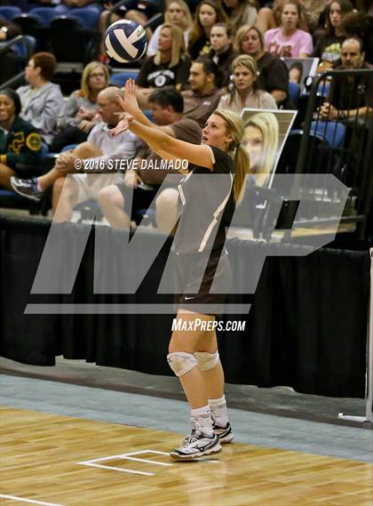 Thumbnail 1 in Mt. Carmel vs Archbishop Chapelle (LHSAA Division I Quarterfinal Playoff) photogallery.