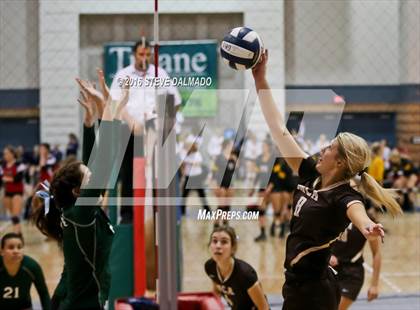 Thumbnail 3 in Mt. Carmel vs Archbishop Chapelle (LHSAA Division I Quarterfinal Playoff) photogallery.