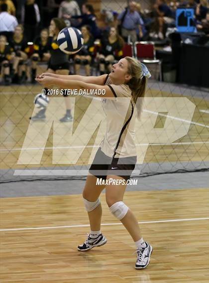 Thumbnail 2 in Mt. Carmel vs Archbishop Chapelle (LHSAA Division I Quarterfinal Playoff) photogallery.