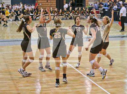 Thumbnail 2 in Mt. Carmel vs Archbishop Chapelle (LHSAA Division I Quarterfinal Playoff) photogallery.