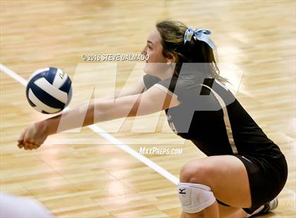 Thumbnail 2 in Mt. Carmel vs Archbishop Chapelle (LHSAA Division I Quarterfinal Playoff) photogallery.