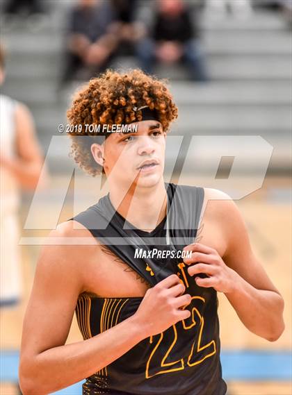 Thumbnail 2 in West vs East (Shawnee Mission East Tournament) photogallery.