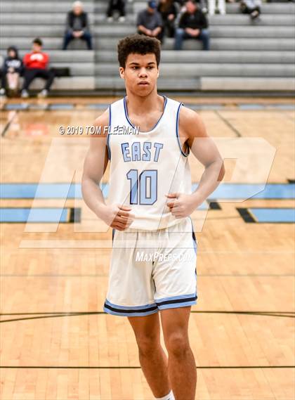 Thumbnail 2 in West vs East (Shawnee Mission East Tournament) photogallery.