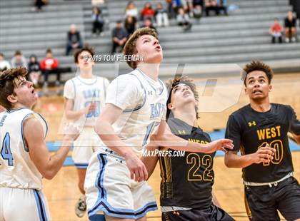 Thumbnail 2 in West vs East (Shawnee Mission East Tournament) photogallery.