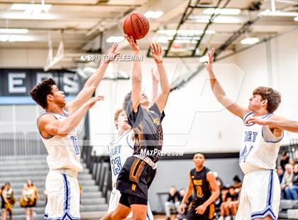 Thumbnail 2 in West vs East (Shawnee Mission East Tournament) photogallery.