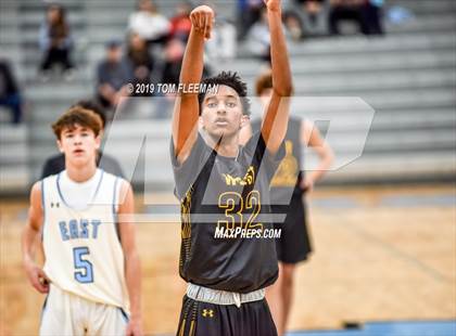 Thumbnail 2 in West vs East (Shawnee Mission East Tournament) photogallery.