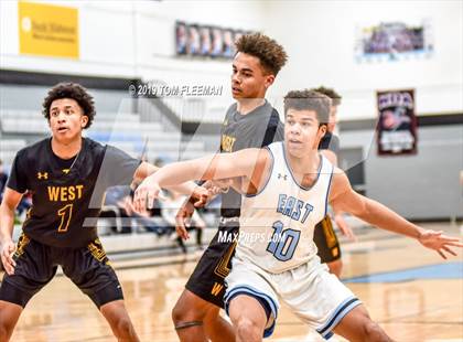 Thumbnail 2 in West vs East (Shawnee Mission East Tournament) photogallery.