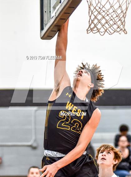 Thumbnail 2 in West vs East (Shawnee Mission East Tournament) photogallery.