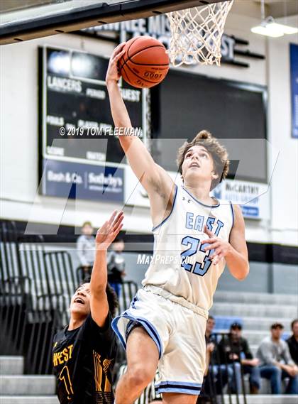 Thumbnail 3 in West vs East (Shawnee Mission East Tournament) photogallery.