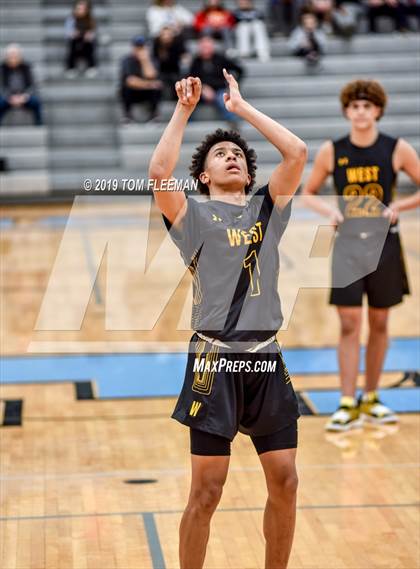 Thumbnail 2 in West vs East (Shawnee Mission East Tournament) photogallery.