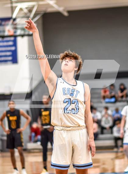 Thumbnail 3 in West vs East (Shawnee Mission East Tournament) photogallery.