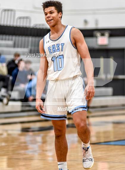 Thumbnail 3 in West vs East (Shawnee Mission East Tournament) photogallery.