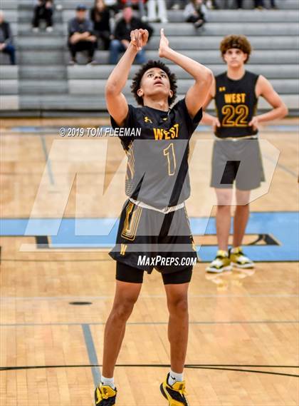 Thumbnail 1 in West vs East (Shawnee Mission East Tournament) photogallery.