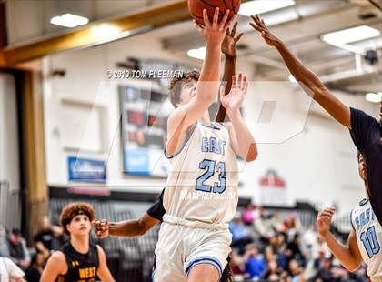 Thumbnail 2 in West vs East (Shawnee Mission East Tournament) photogallery.