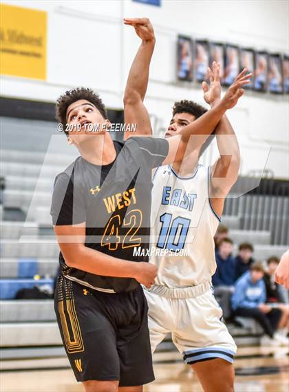 Thumbnail 1 in West vs East (Shawnee Mission East Tournament) photogallery.