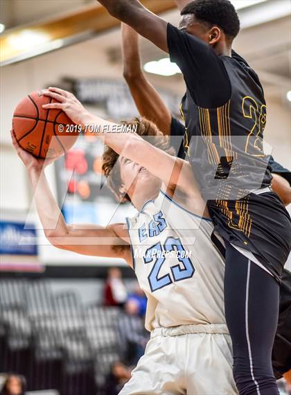 Thumbnail 3 in West vs East (Shawnee Mission East Tournament) photogallery.