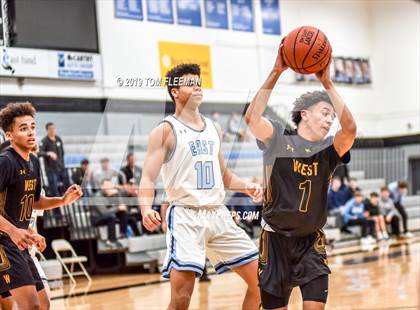 Thumbnail 3 in West vs East (Shawnee Mission East Tournament) photogallery.