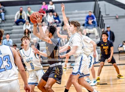 Thumbnail 3 in West vs East (Shawnee Mission East Tournament) photogallery.
