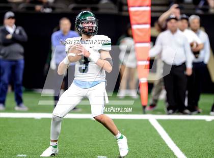 Thumbnail 2 in Zachary vs. Ponchatoula (LHSAA 5A Final) photogallery.