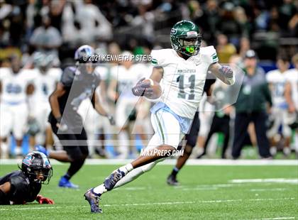 Thumbnail 2 in Zachary vs. Ponchatoula (LHSAA 5A Final) photogallery.