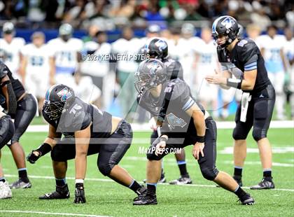 Thumbnail 3 in Zachary vs. Ponchatoula (LHSAA 5A Final) photogallery.