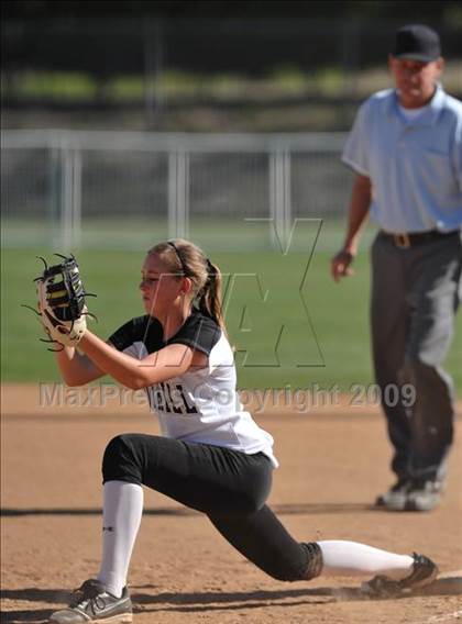 Thumbnail 2 in Lutheran vs. Foothill (Woodbridge Classic) photogallery.