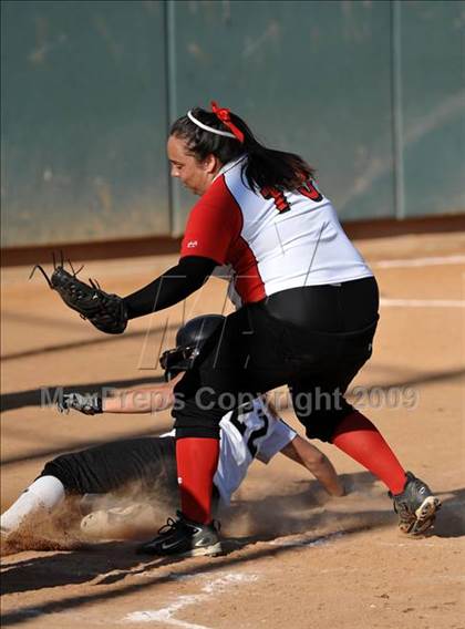 Thumbnail 2 in Lutheran vs. Foothill (Woodbridge Classic) photogallery.