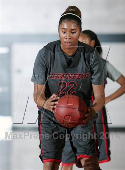 Thumbnail 2 in Kennedy [John F.] vs College Park (MLK-Shootout) photogallery.