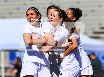 Thumbnail 3 in Salpointe Catholic vs Prescott (AIA 4A Final) photogallery.
