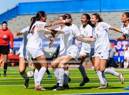 Thumbnail 2 in Salpointe Catholic vs Prescott (AIA 4A Final) photogallery.
