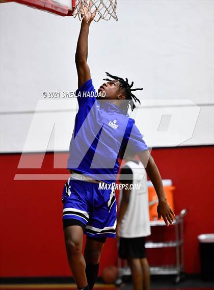 Thumbnail 1 in IMG Academy Blue @ Oldsmar Christian (Oldsmar Preseason Classic) photogallery.