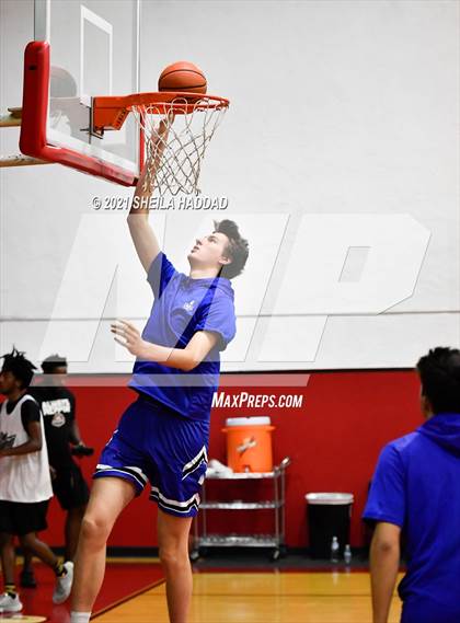 Thumbnail 3 in IMG Academy Blue @ Oldsmar Christian (Oldsmar Preseason Classic) photogallery.