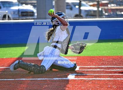 Thumbnail 3 in Bartlett vs North Zulch (UIL 1A Regional Semifinal Playoff) photogallery.