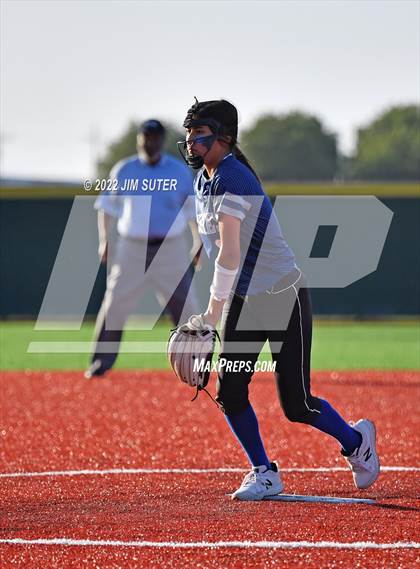 Thumbnail 2 in Bartlett vs North Zulch (UIL 1A Regional Semifinal Playoff) photogallery.